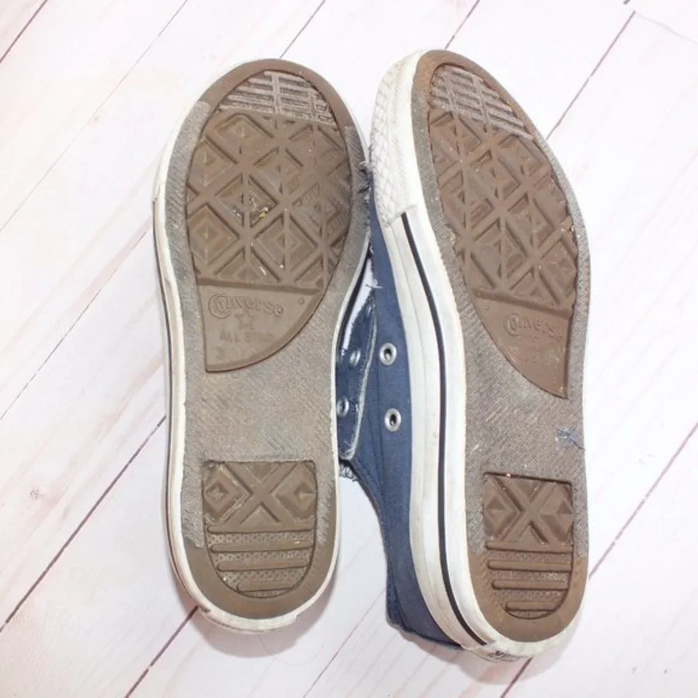 CONVERSE‎ CHUCK TAYLOR SLIP ON KIDS SIZE 3